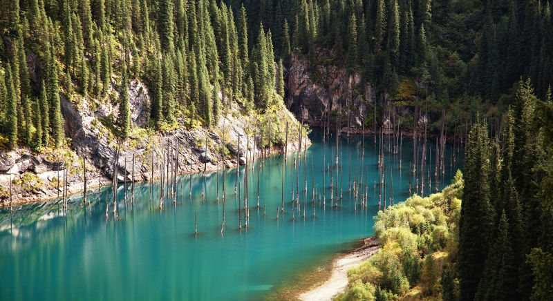 lago kaindy kazakistan