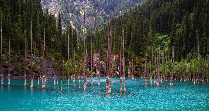 lago kaindy kazakistan