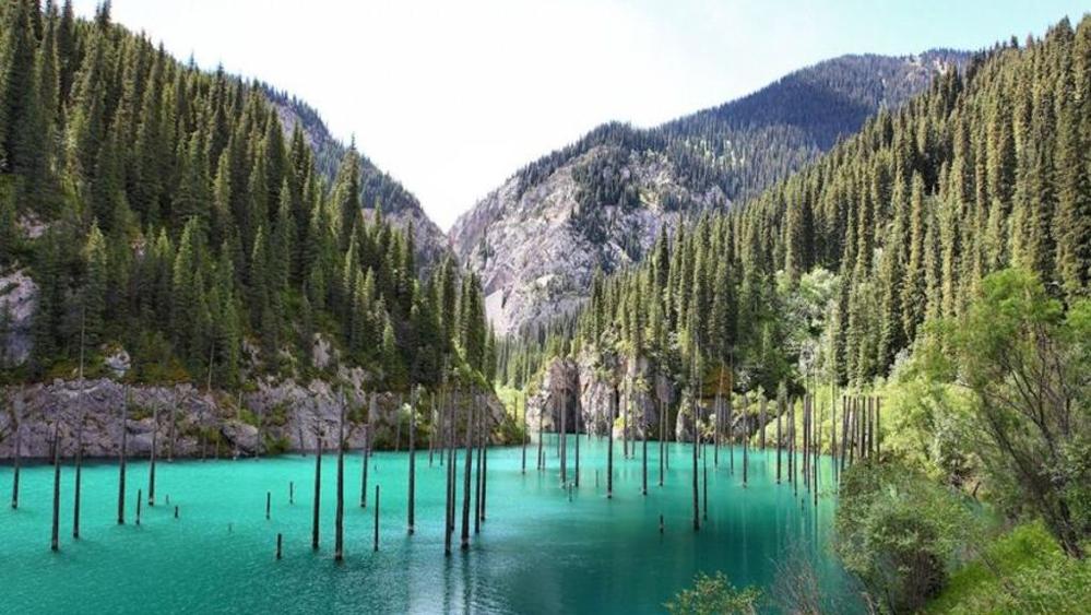 lago kaindy kazakistan