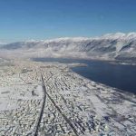 La neve trasforma la Grecia in un incantevole regno d’Inverno: temperature fino a -12°C, e sta arrivando un’altra ondata di gelo [FOTO]