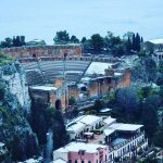 Maltempo e neve a Taormina: imbiancato il Teatro Antico [FOTO]