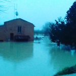 Maltempo, lo Scirocco flagella l’Italia nella notte: Centro/Nord sott’acqua, +16°C tra Molise e Puglia [LIVE]