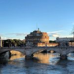 Meteo Roma, torna a splendere il sole e la temperatura sale a +16°C: il Tevere è ancora ingrossato, ma sarà una settimana stupenda [FOTO]