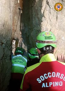 soccorso alpino cane grotta Palermo