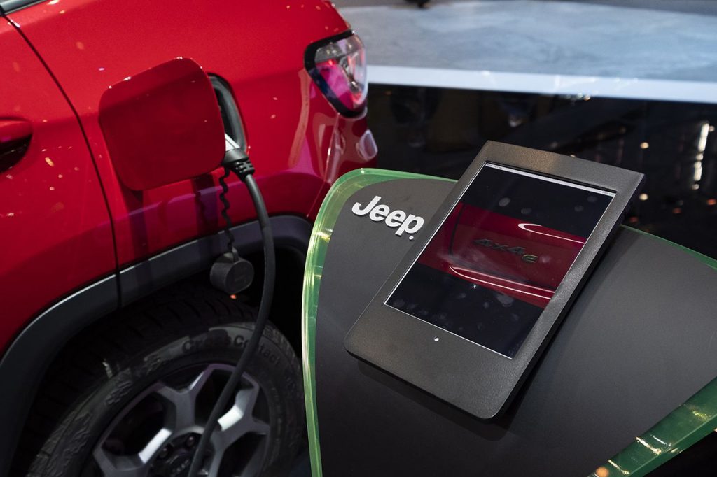 Fca jeep hibrid plug in