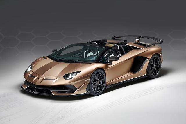 AVENTADOR SVJ ROADSTER 2019