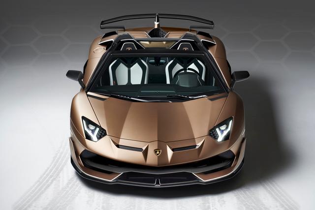 AVENTADOR SVJ ROADSTER 2019