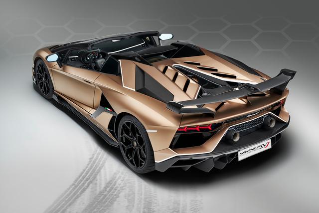 AVENTADOR SVJ ROADSTER 2019