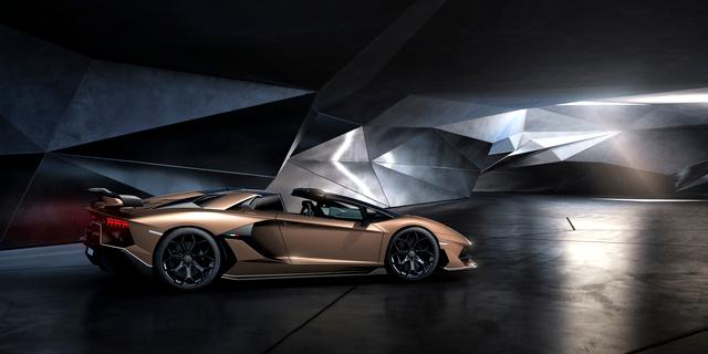 AVENTADOR SVJ ROADSTER 2019