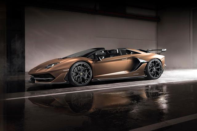 AVENTADOR SVJ ROADSTER 2019