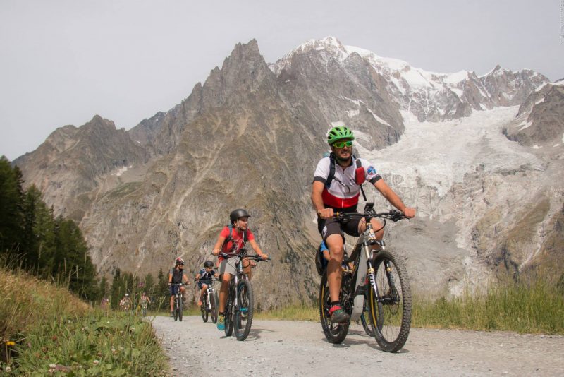 COURMAYEUR monte bianco bici