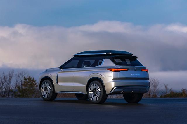 MITSUBISHI ENGELBERG TOURER