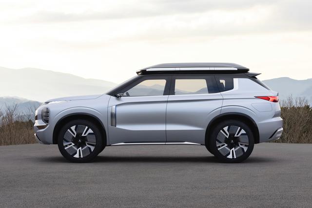 MITSUBISHI ENGELBERG TOURER