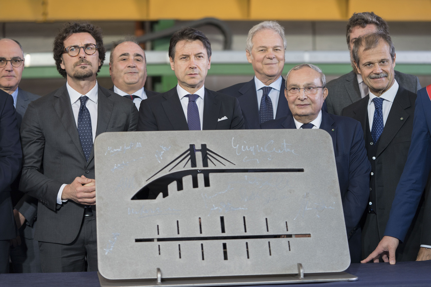 Giuseppe Conte a Fincantieri per il taglio della prima lamiera per il nuovo ponte di Genova
