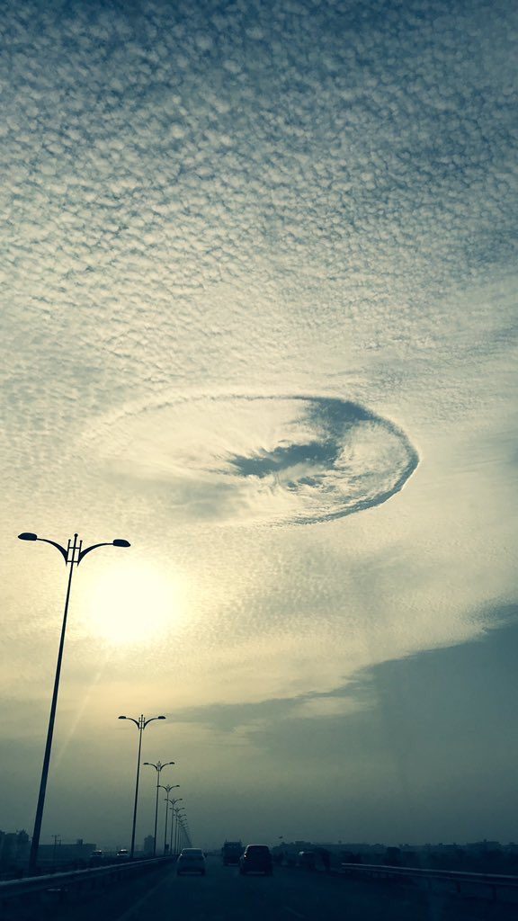 fallstreak hole buco nel cielo