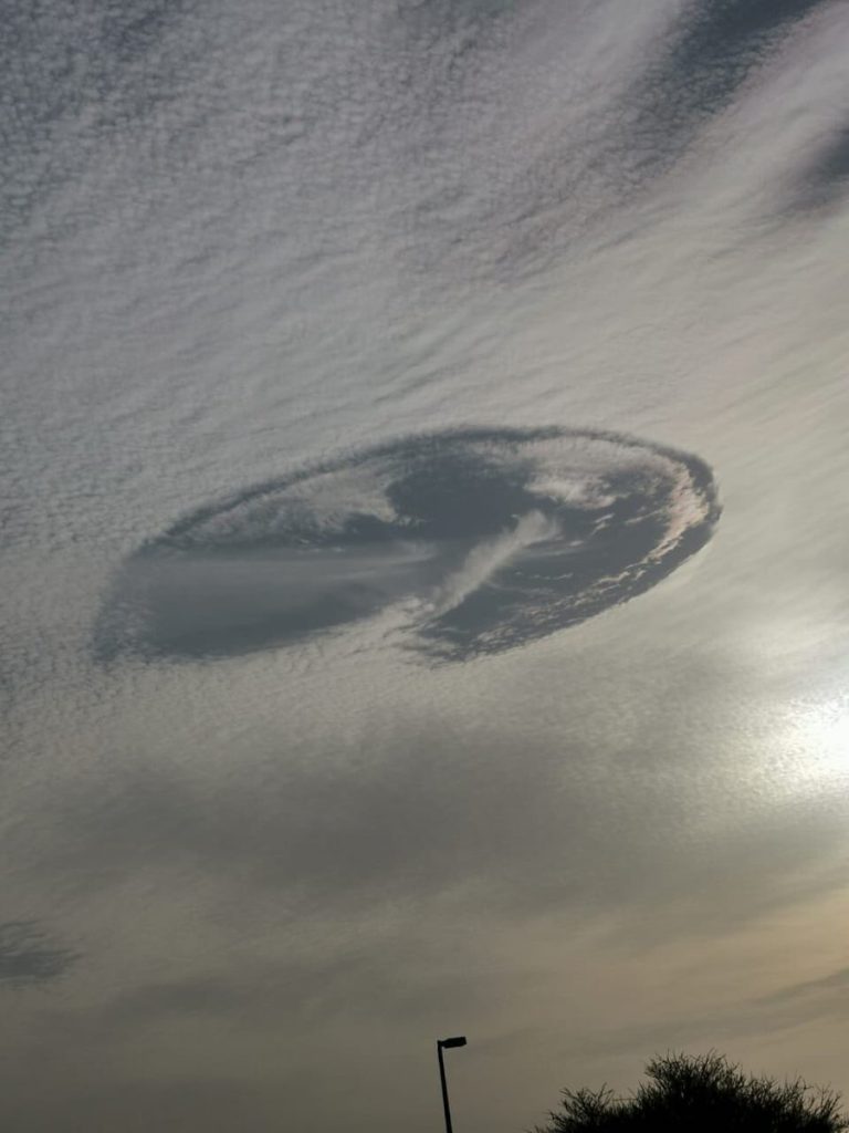 fallstreak hole buco nel cielo