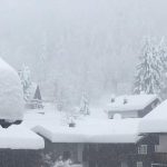 Inizio Aprile shock sulle Alpi, un metro e mezzo di neve fresca: FOTO e VIDEO impressionanti da Formazza, Cervinia e Madesimo [GALLERY]