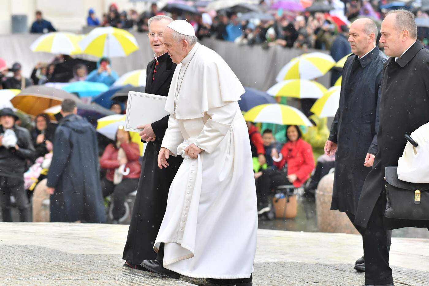 Papa Francesco pioggia