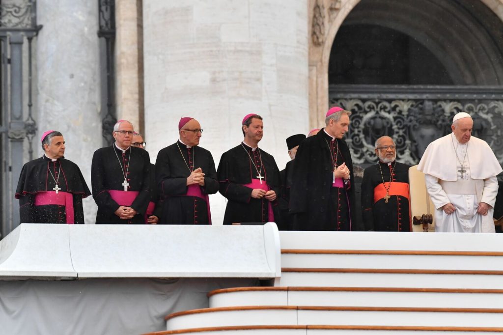 Papa Francesco pioggia