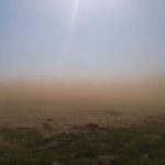 Meteo, la sabbia del Sahara ha inghiottito il Mediterraneo e l’Europa: quando torneranno cieli limpidi? [FOTO e VIDEO]