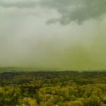 Inquietanti nuvoloni verdi incombono sulle città: rara tempesta sugli USA sudorientali [FOTO]