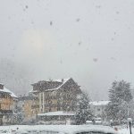 Maltempo, Alpi sommerse di neve: 4 metri in Piemonte, strade interrotte e passi chiusi in Trentino Alto Adige [FOTO]