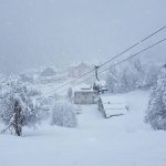 Maltempo, Alpi sommerse di neve: 4 metri in Piemonte, strade interrotte e passi chiusi in Trentino Alto Adige [FOTO]