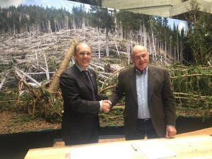 Firma accordo Fede Puntel