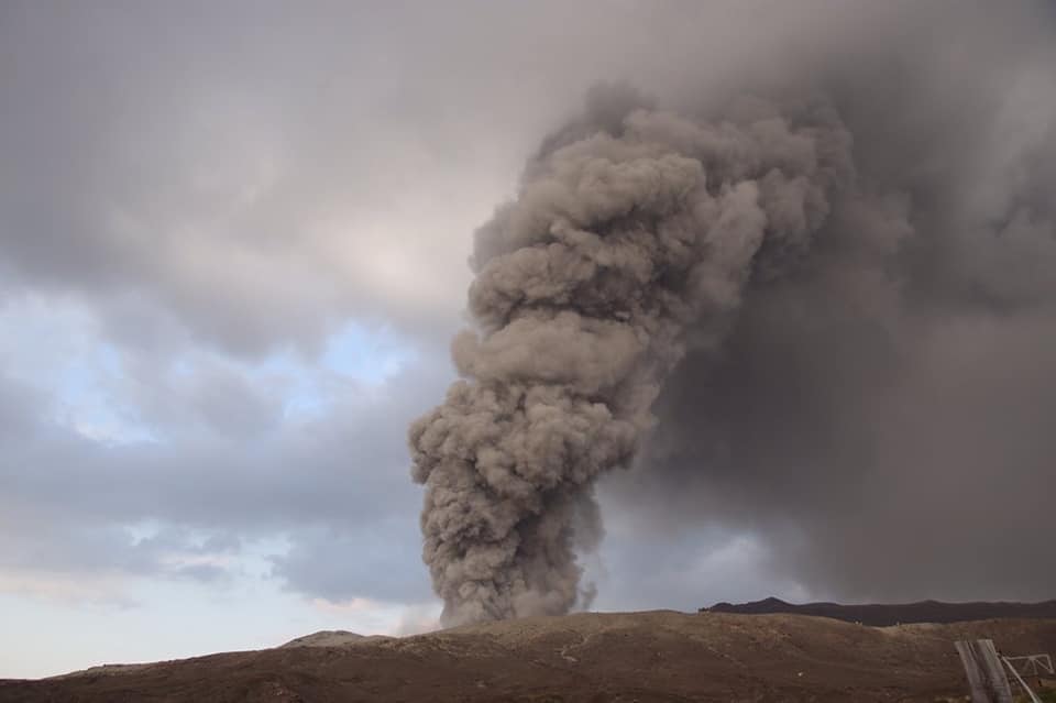 eruzione monte aso giappone