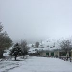Maltempo, torna la neve sull’Appennino: le straordinarie immagini del Gran Sasso imbiancato [GALLERY]