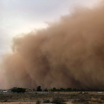 Meteo, spaventosa tempesta di sabbia trasforma il giorno in notte in Australia: buio pesto a Mildura in pieno pomeriggio [FOTO e VIDEO]
