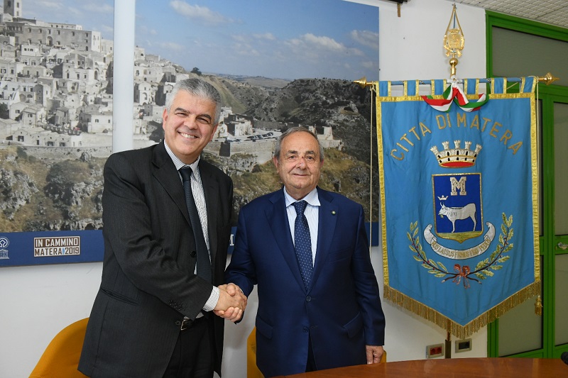 Da sinistra l'Ad di Terna, Luigi Ferraris, e il sindaco di Matera Raffaello De Ruggieri