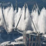 Genova, oggi la demolizione di Ponte Morandi: abbattute le pile 10 e 11 del viadotto [FOTO e VIDEO]