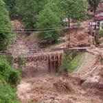 Maltempo, situazione drammatica sul Lago di Como: fuga in massa da Dervio, si teme cedimento della diga di Premana [FOTO e VIDEO LIVE]