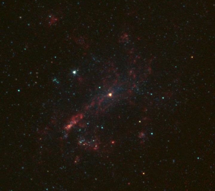buco nero al centro di NGC 4395