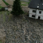 Maltempo, piogge torrenziali al confine Italia-Svizzera: disastrosa frana si abbatte su Formazza [FOTO]