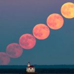 Astronomia, la “Luna della Fragola” in tutto il suo splendore: ecco perché è la più colorata dell’anno [FOTO]
