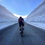 Passo del Rombo, spettacolo incredibile tra due muri di Neve alti 10 metri: scenario surreale [FOTO e VIDEO]