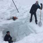 Trentino Alto Adige, 250 ore di lavoro per liberare il rifugio Toni Demetz: pareti di neve di 8 metri [FOTO]