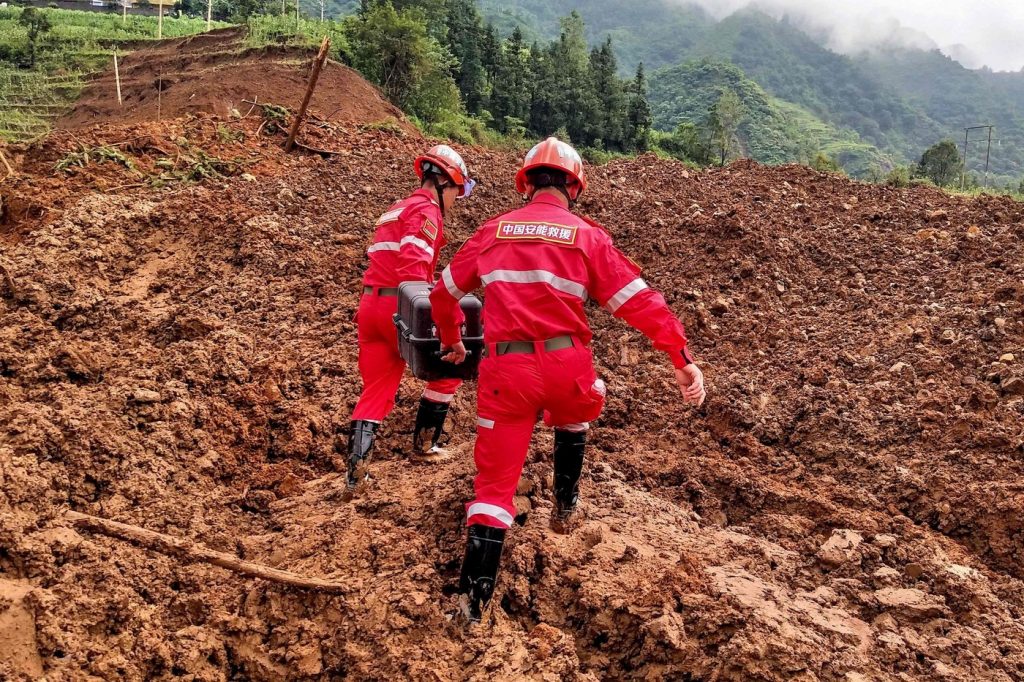 Cina, frana nel villaggio della città di LiupanshuiCina, frana nel villaggio della città di Liupanshui