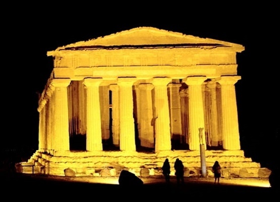Tempio Agrigento notte