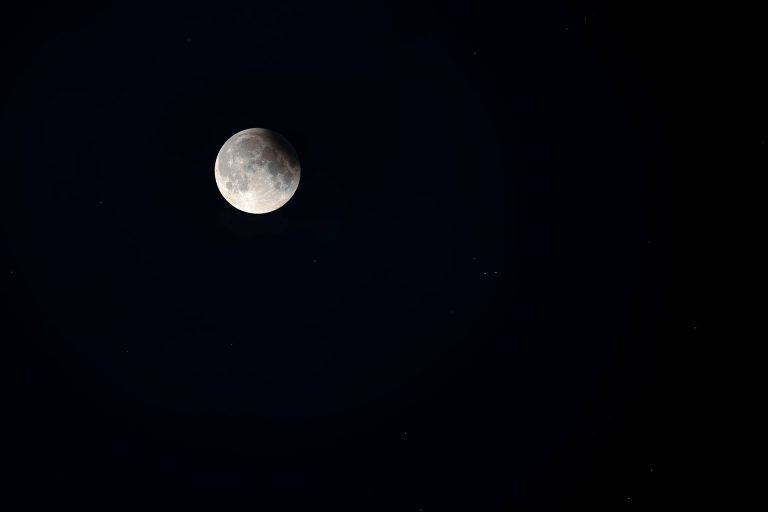 eclissi luna parziale