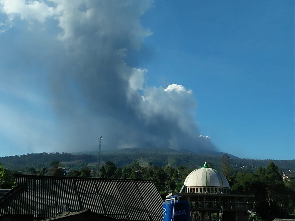 eruzione Tangkuban Perahu indonesia (1)