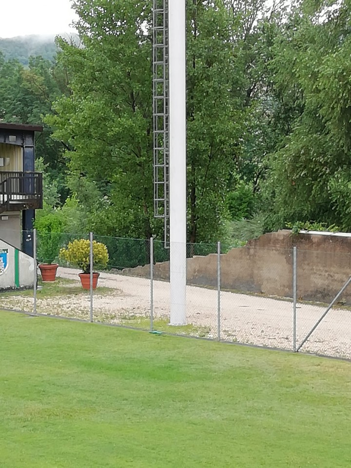 muro di cinta dello Stadio Comunale di Rassina