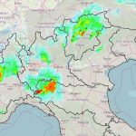 Meteo, il super caldo continua ma esplodono forti temporali al Nord: grandine a Torino, nubifragio a Milano [FOTO e VIDEO]