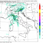 Allerta Meteo, emergenza maltempo al Nord Italia: nubifragi e grandinate per altre 48 ore. Caldo al Centro/Sud, sorprese per Ferragosto [MAPPE]