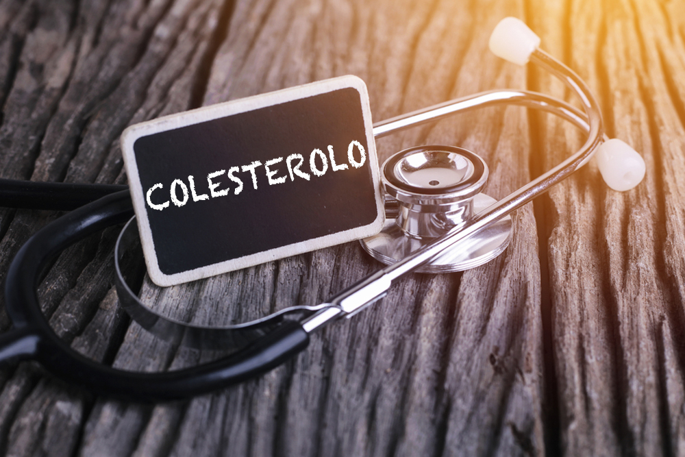 colesterolo alto come abbassarlo cosa mangiare sintomi cause rimedi