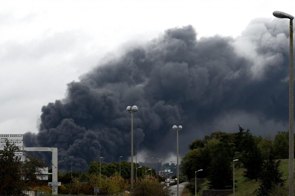 Francia, incendio stabilimento chimico Rouen