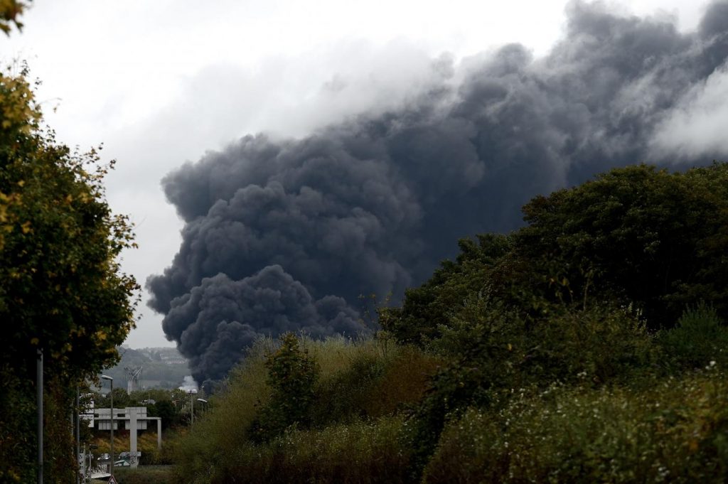 Francia, incendio stabilimento chimico Rouen