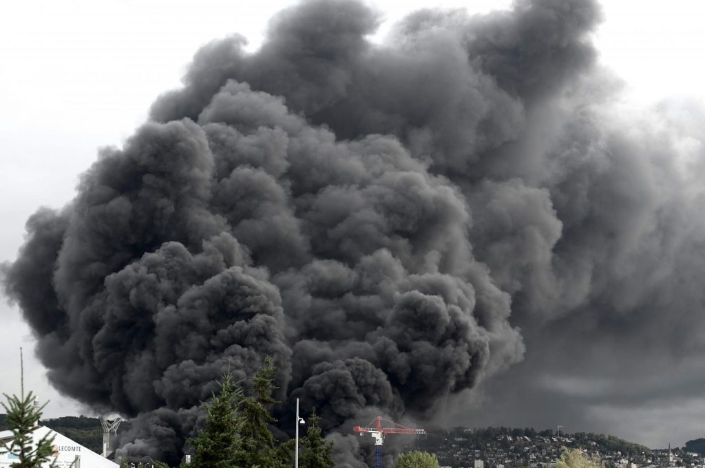 Francia, incendio stabilimento chimico Rouen